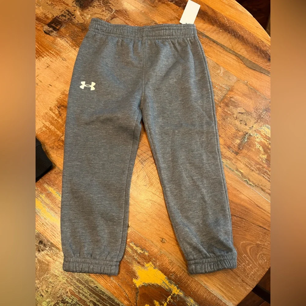 NWT Under Armour Boys 2 Piece Set